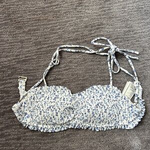 NEW Hollister floral bikini top XS